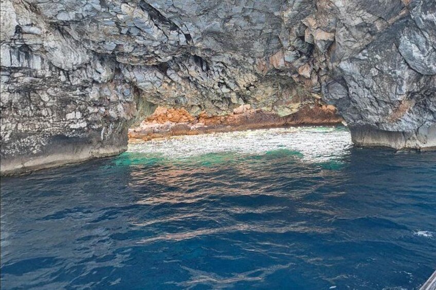 A Boat Trip to the Pirate Caves & Blue Lagoon 3