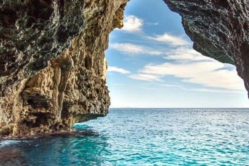 A Boat Trip to the Pirate Caves & Blue Lagoon 3