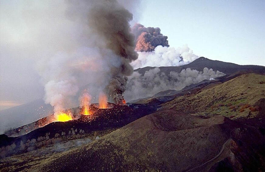 Etna: Craters Eruption 2002 Trekking Tour 3