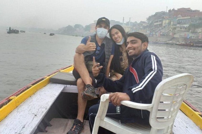 Boat tour on the Ganges 3