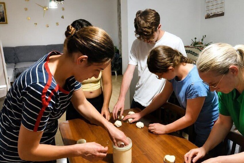 Berat: Traditional Cooking Class with a Local Family 2