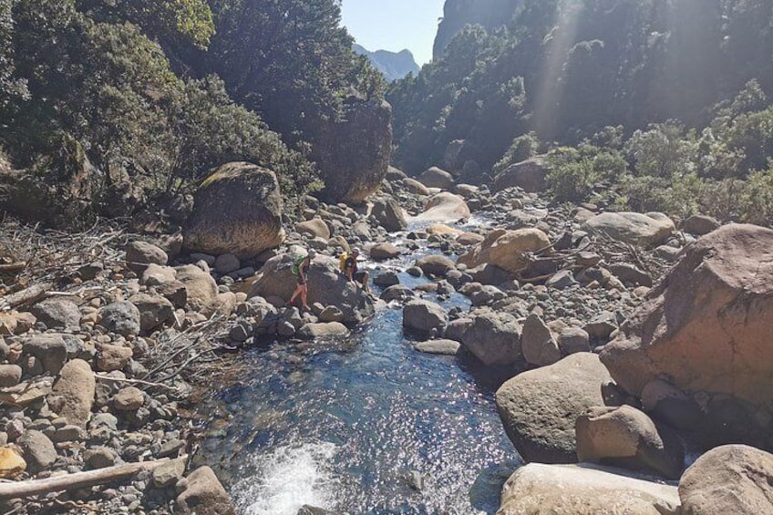 The approaches to the gorge, fun rock hopping 2