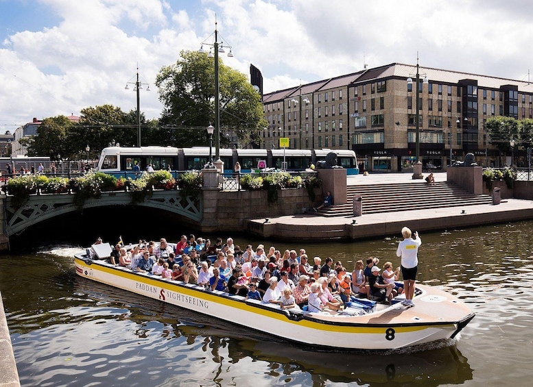 Picture 5 for Activity Gothenburg: City Canal Sightseeing Cruise 3