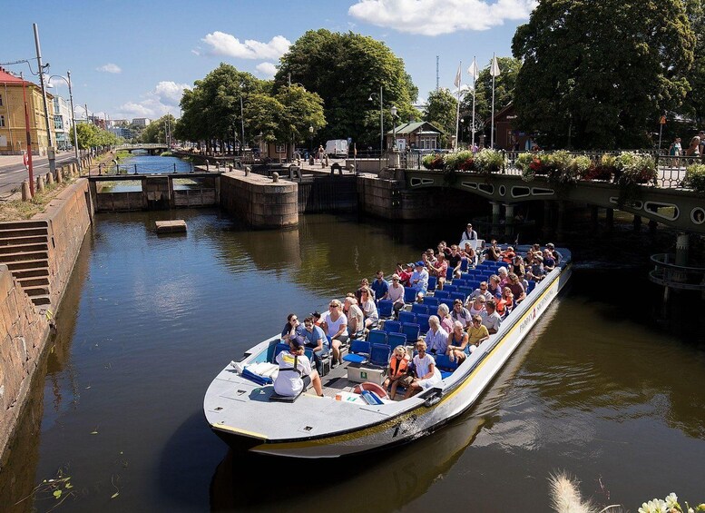 Picture 3 for Activity Gothenburg: City Canal Sightseeing Cruise 2