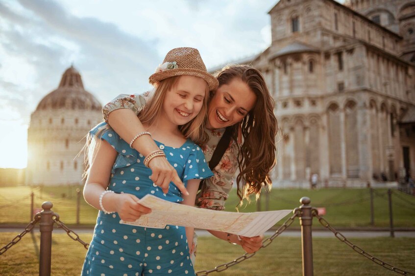 Picture 2 for Activity Pisa: Professional photoshoot at Pisa Tower 2