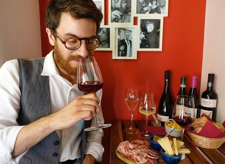 Easy Wine Tasting in Turin City Center 1