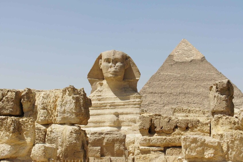 The Great Sphinx and the Pyramid of Khafra in Giza, Egypt. 5