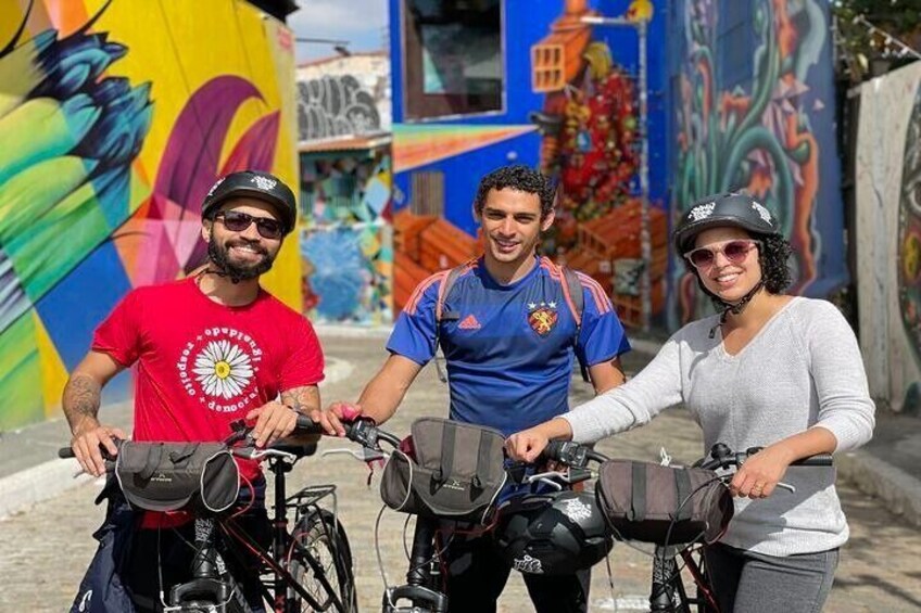 Shared Tour in São Paulo's Coolest Urban Scenes by Bike