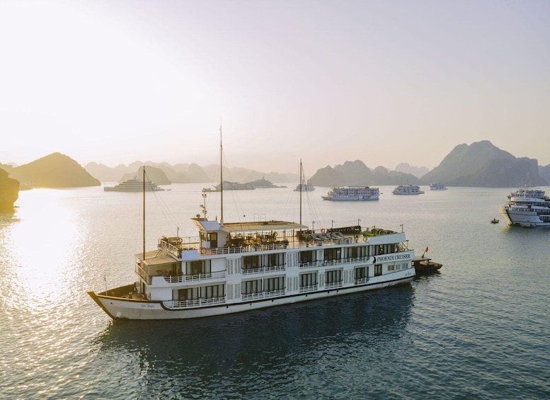 Hanoi: Ha Long Bay & Lan Ha Bay Luxury Cruise 2 Days 1 night 1