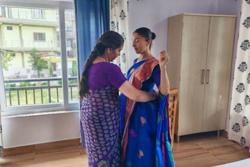 Learn to Wear a Traditional Indian Saree   – Fun Cultural Workshop 4