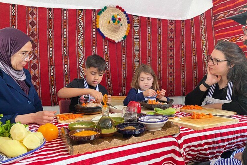 Moroccan Family Dinner & Local Cultural Experience in Chefchaouen 5