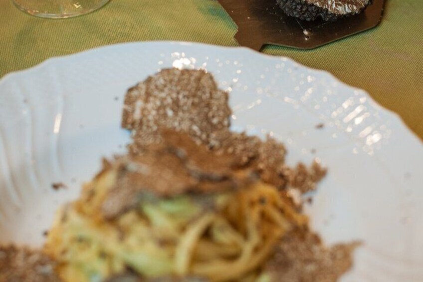 Truffle Hunt & Tasting – Tuscany's Truffle Capital 4