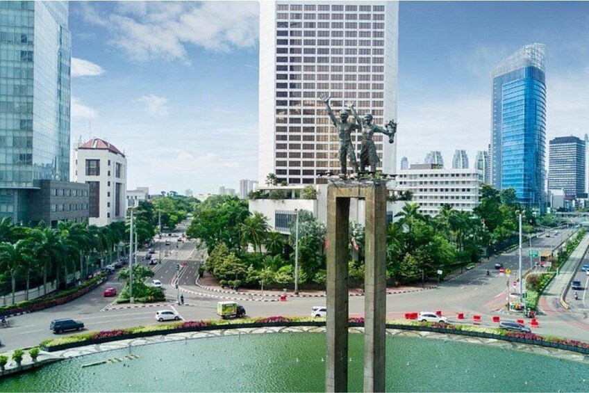 Bundaran HI in Jakarta is the city’s iconic landmark of energy and elegance! 1