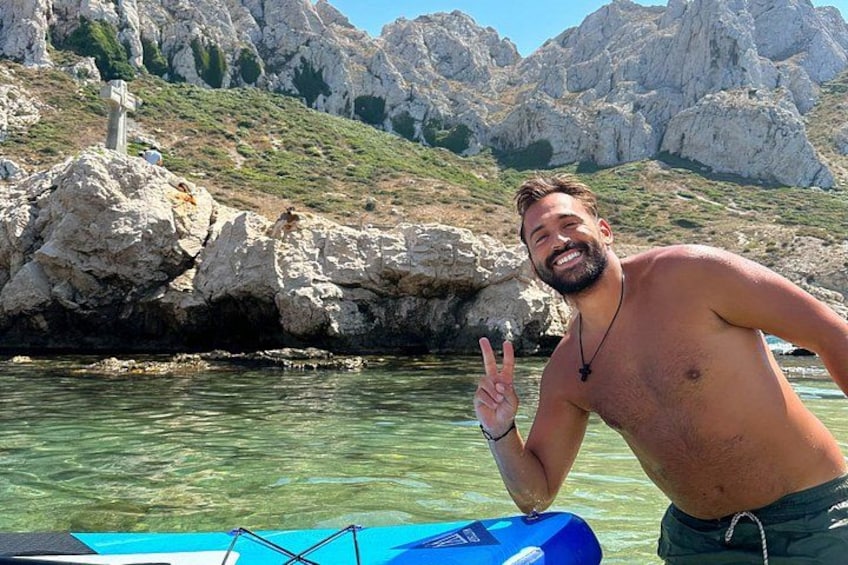 Hello, I’m Julien, your Guide! Coming from a Marseille family DE enthusiasts, with feet firmly anchored in the region and always looking to the sea. 1