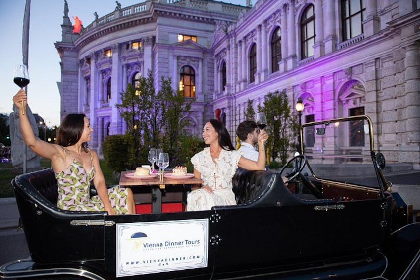 Vienna by Night: Candlelit Dinner in a Classic Oldtimer Car 4