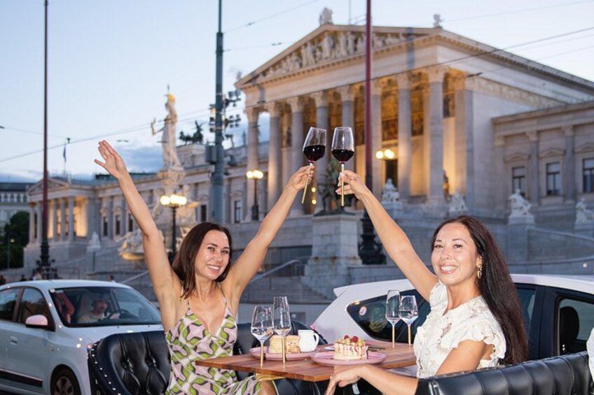Candlelight Dinner Ride Through Vienna in a Vintage Oldtimer 5
