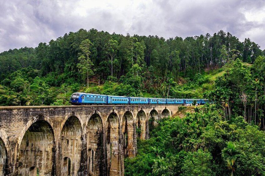 Iconic stone bridge in scenic Ella, Sri Lanka 3