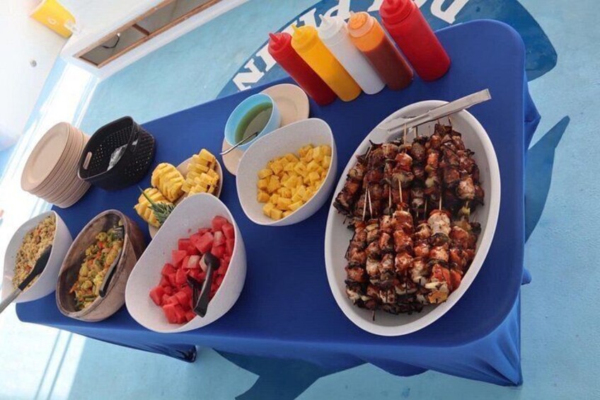 Snorkeling and Sunset Catamaran Cruise from Tamarindo 3