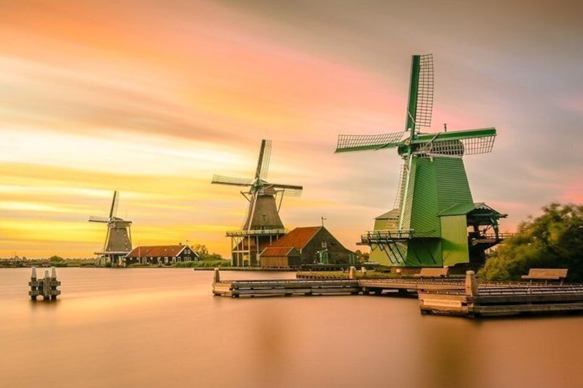 Sightseeing Tour to the Zaanse Schans windmills, cheese and clogs 3