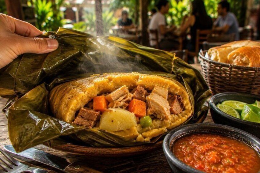 Vegetarian Street Food & Culture Tour in Laureles 2