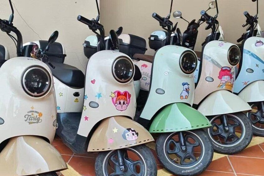 Enjoy a ride on our free electric carts as you explore the charming Sijing Ancient Town! 3