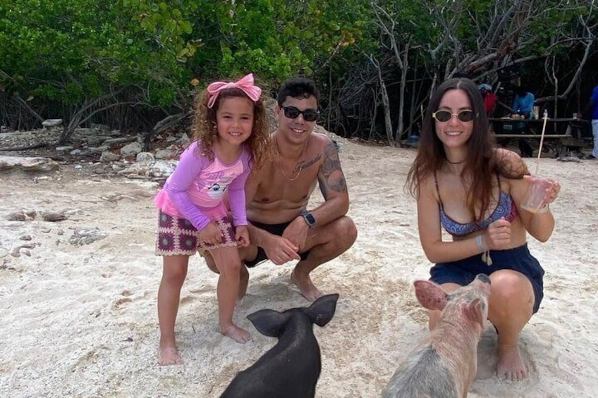 Nassau 3 Island Private Boat Tour Pigs, Turtles & Snorkeling 4
