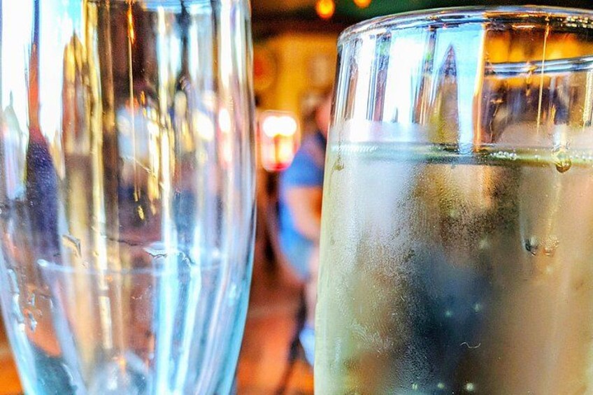 Boutiques, Bubbles & Bites: Shop & Sip in Downtown Sarasota 5