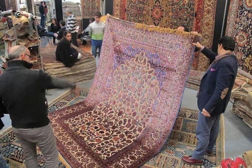 Persian Carpet Discovery Tour in Lecce with Traditional Tea 1