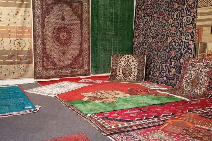 Persian Carpet Discovery Tour in Lecce with Traditional Tea 3