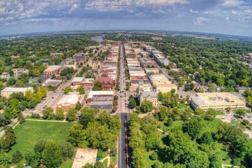 An EpicUniversity Hunt: Soaring and Strolling Around Lawrence 2