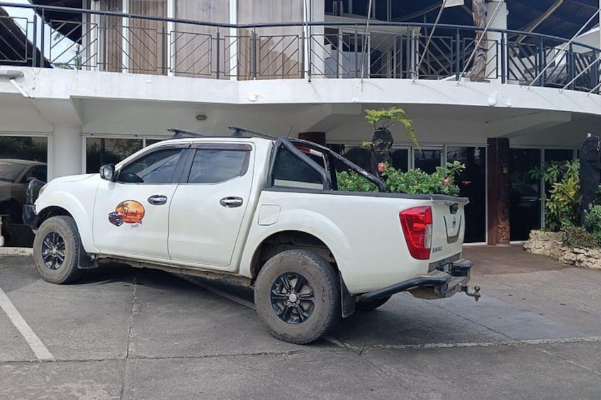 Ride At The Back of The Ute Like The Locals 3
