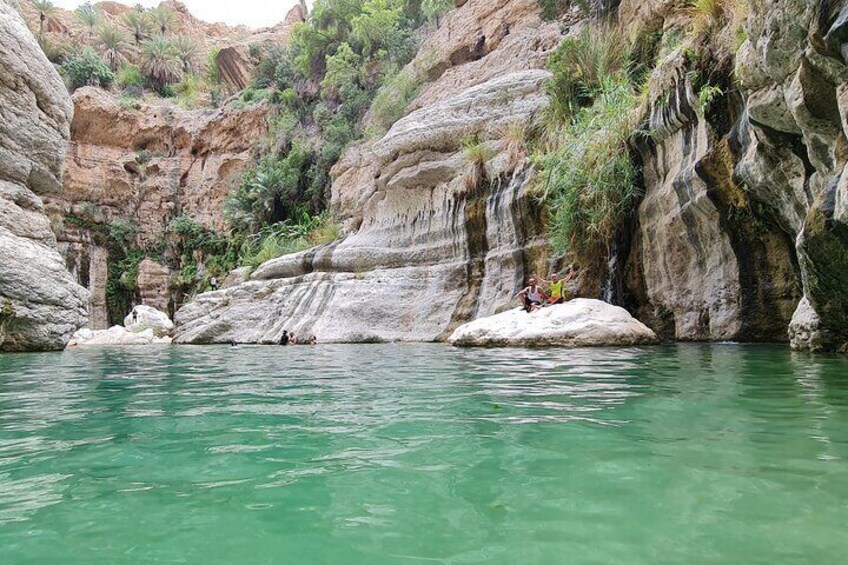 Private Full-Day Wadi Tiwi and Bimmah Sinkhole Tour from Muscat