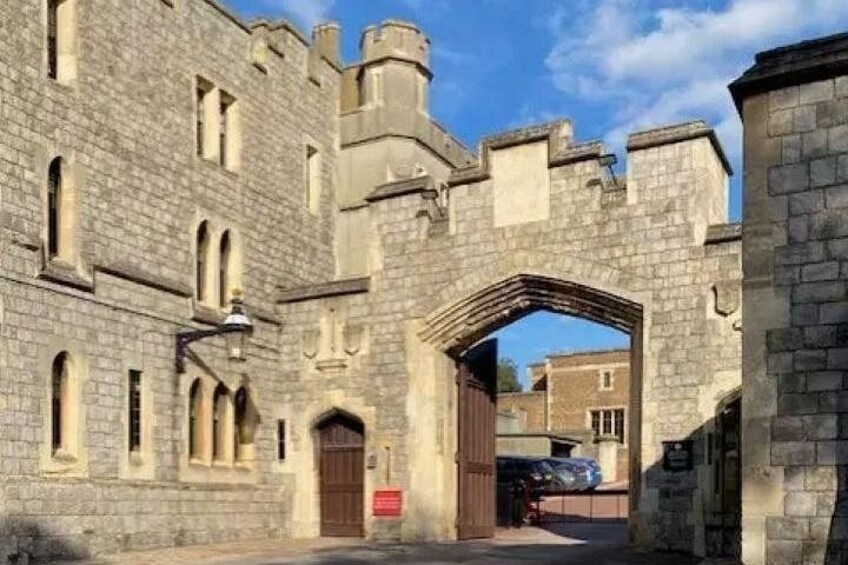 The Royal Town of Windsor: A Self-Guided Walking Tour 3