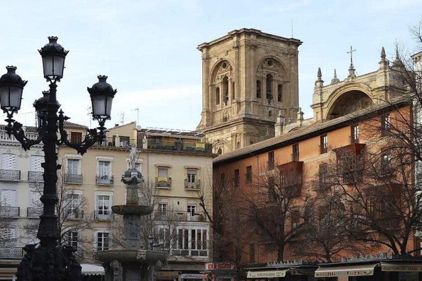 Central Granada's Architectural Highlights: A Self-Guided Tour 5