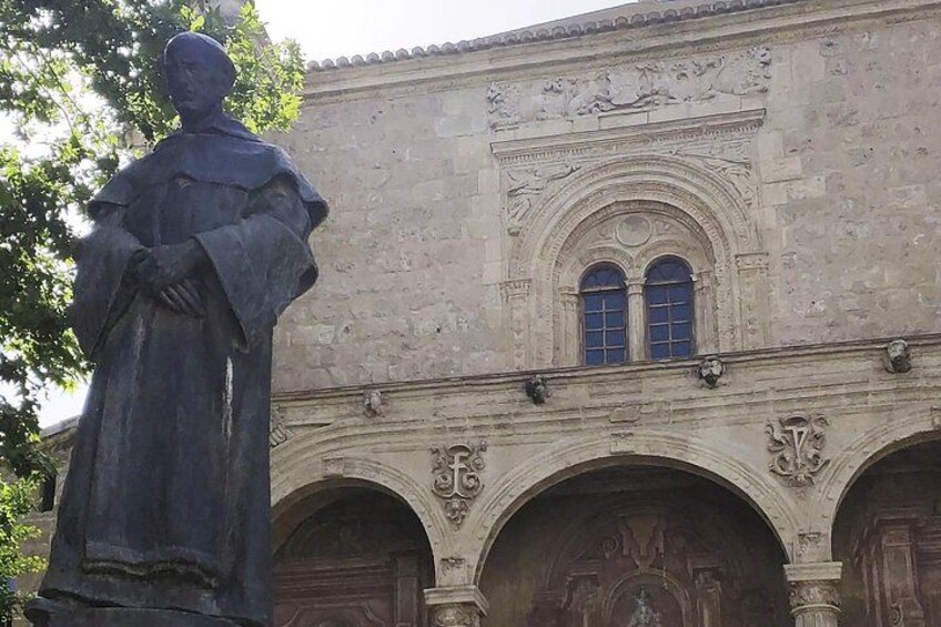 Central Granada's Architectural Highlights: A Self-Guided Tour 3