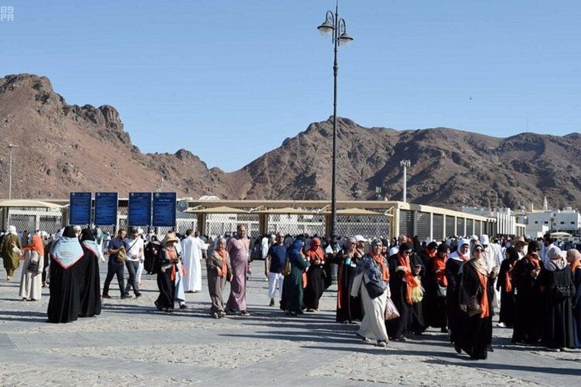 Martyrs’ Cemetery of Uhud 4