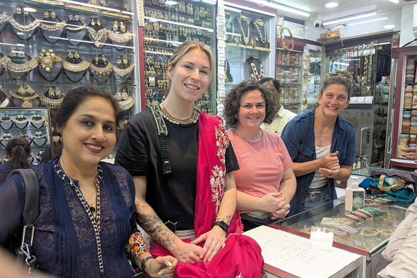 Just like these happy faces, you'll love your shopping experience with me." 1