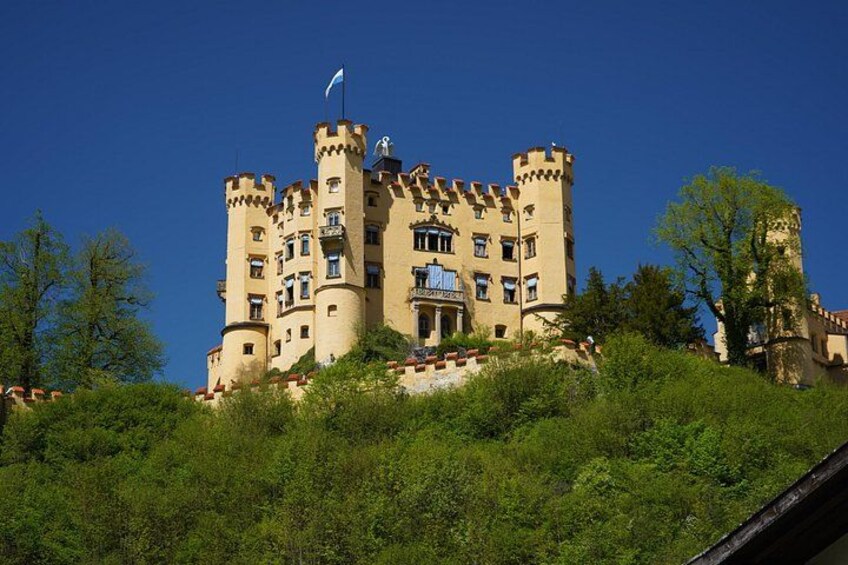 Hohenschwangau and Neuschwanstein half day tour from munich 4