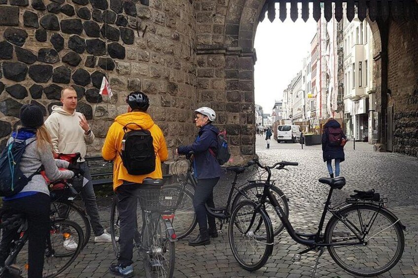 Starting the tour at the medieval city gate "EIGELSTEIN" 2
