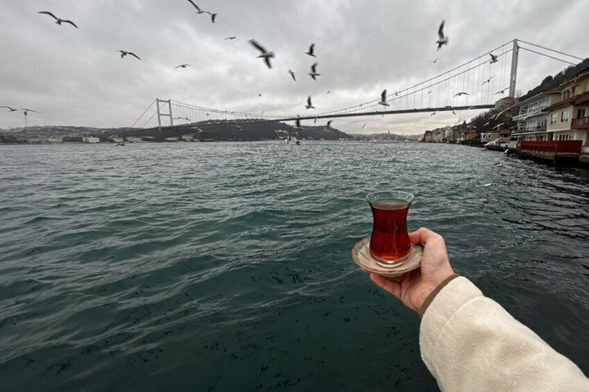 Echoes in Istanbul - A Cinematic Audio Journey Through the City 4