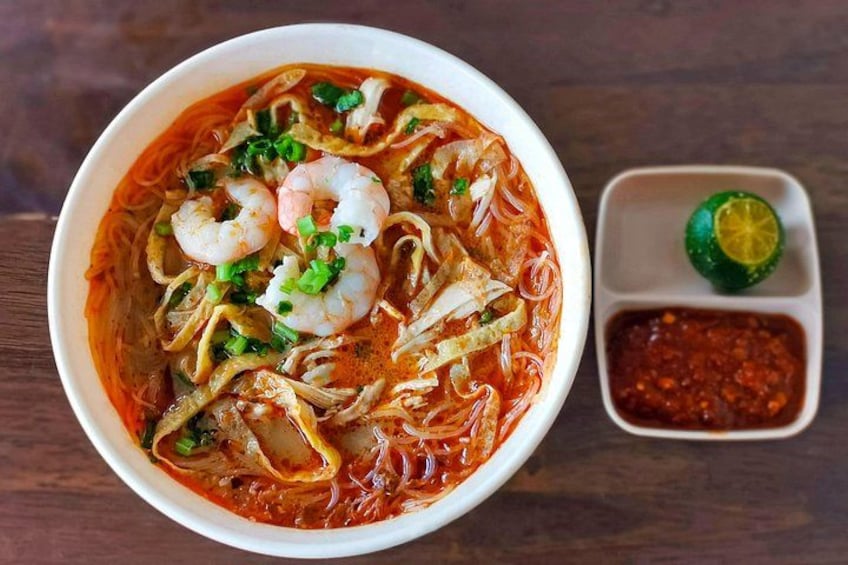 Kuching Foodie Experience Guided Tour with 5 Tastings 1
