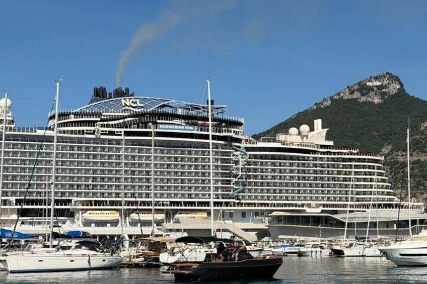 Private Boat Tour from Salerno to Amalfi for DP Cruisers 1