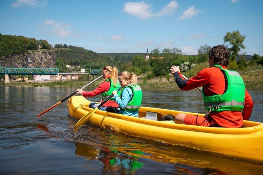 You can enjoy canoeing with your family 3