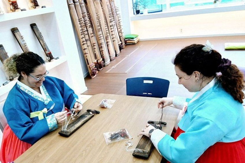 Authentic Korea Gayageum Experience in Hanbok- Bukchon Seoul 4
