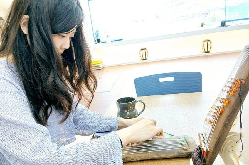 Authentic Korea Gayageum Experience in Hanbok- Bukchon Seoul 3