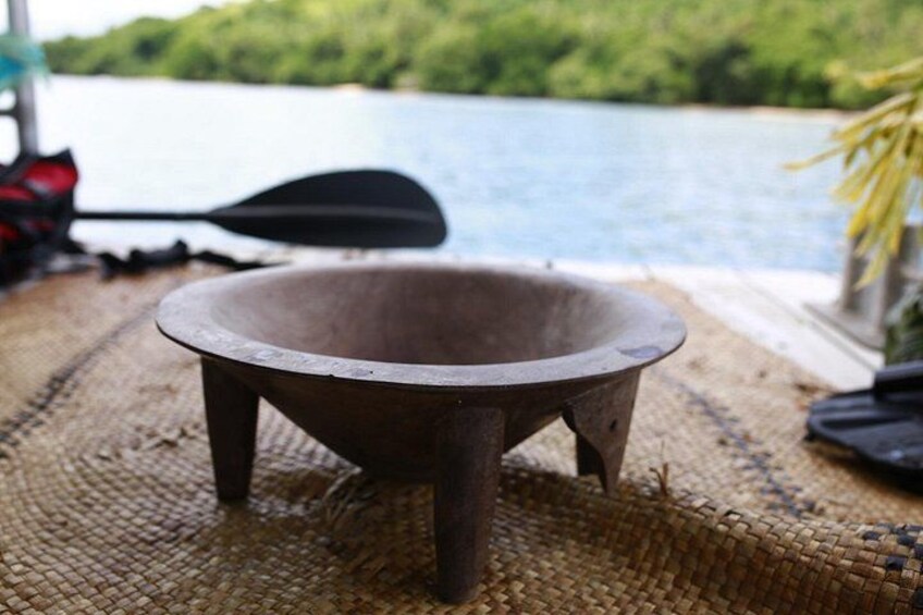 Gather round the tanoa Experience the spirit of Fiji with a traditional kava ceremony — an authentic taste of island culture at the Lailai Lounge. 4