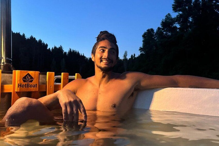 Tour in Self-drive Electric Hot Tub Boat Nestled in nature! 3