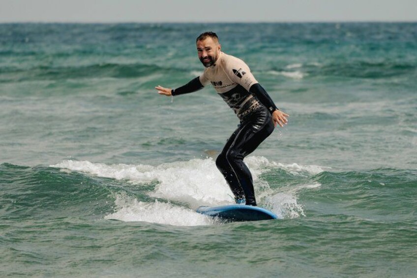 Surf lesson in Lanzarote: Learn to surf with a Local School 2