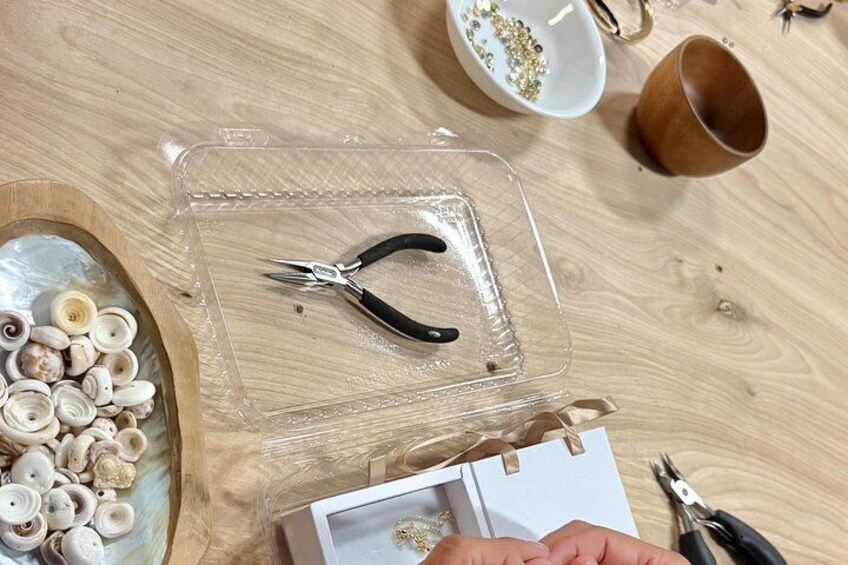 Jewelry making kits are pre packaged according to your request. Working with silk thread, shell pearls or choose puka shells and gold or silver fine chain options. Extra materials available by reques 3