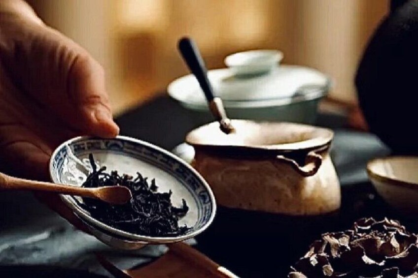 Hanfu and Intangible Cultural Handcraft Experience 3
